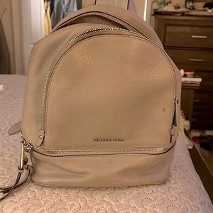 Michael Kors zippered medium